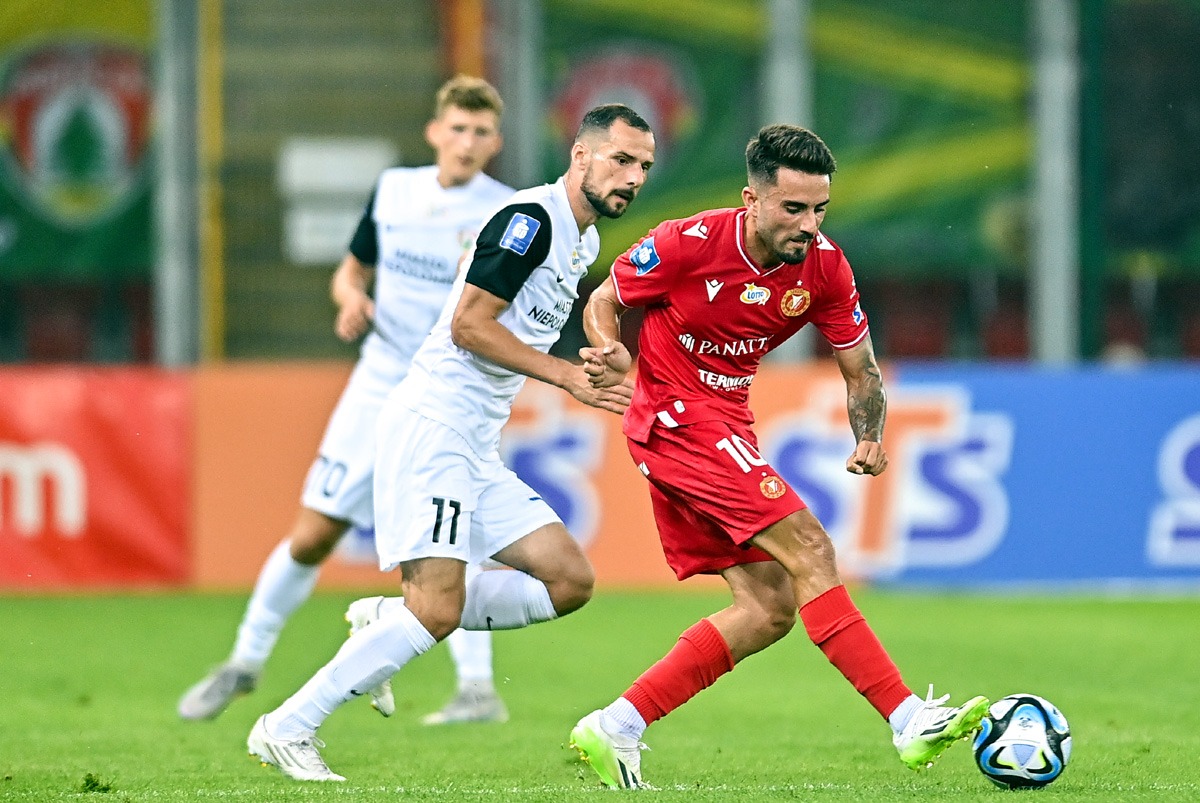 nhan-dinh-soi-keo-widzew-lodz-vs-puszcza-luc-00h00-ngay-20-5-2025-1